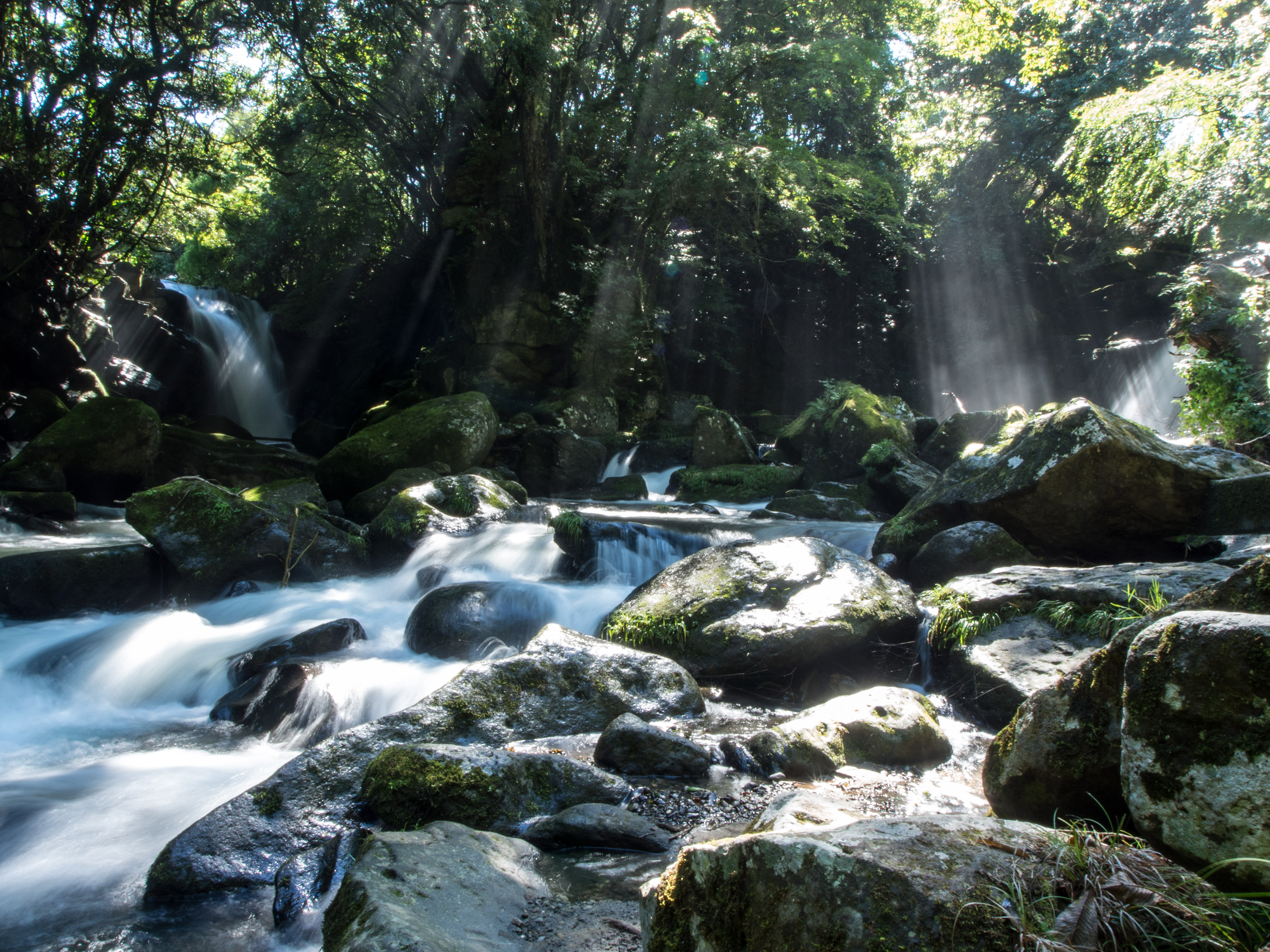 Meoto Waterfall(夫婦滝) in Minamioguni Town(南小国町) ~ Beautiful