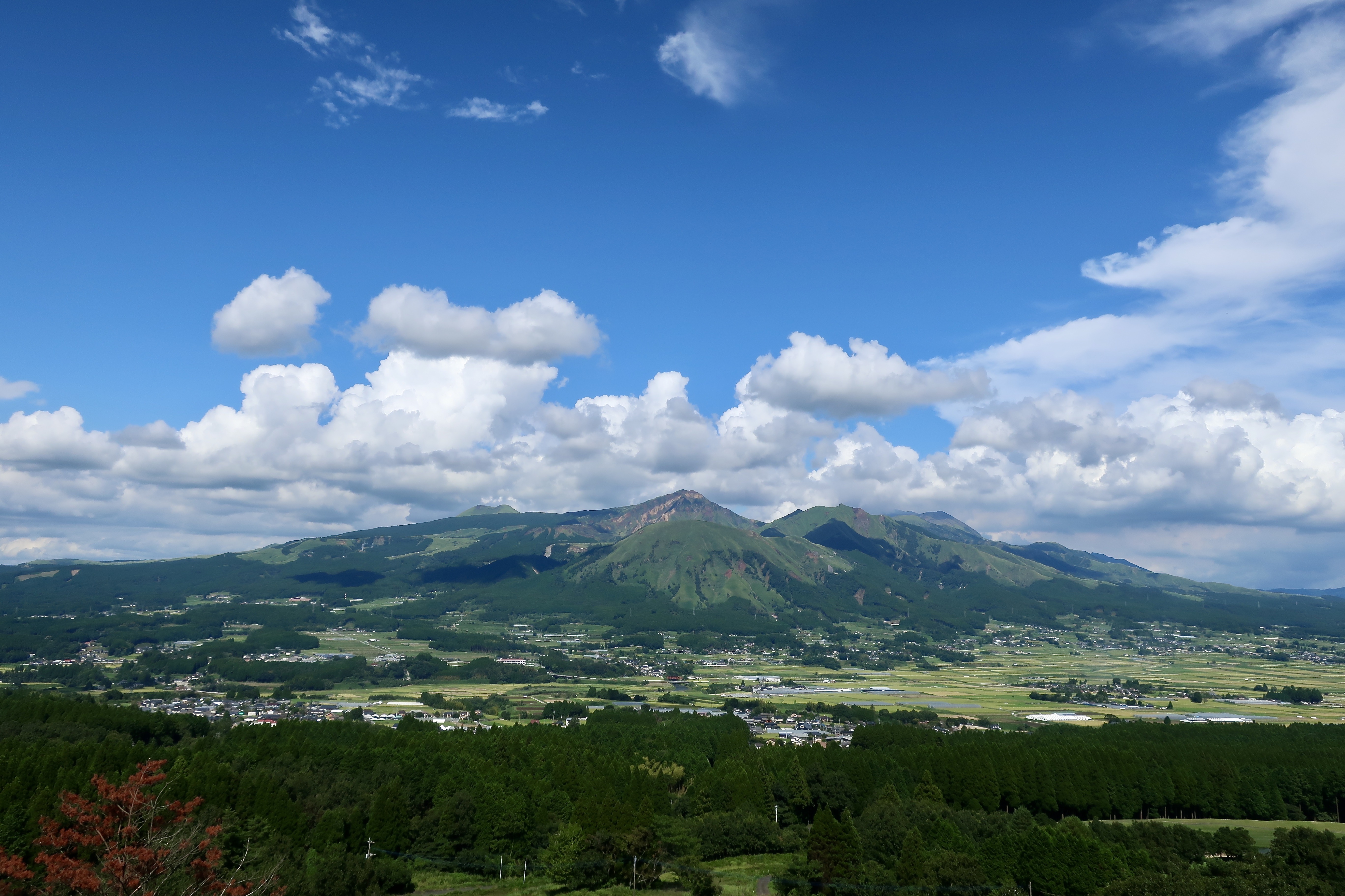 Tori-no-koduka Park (鳥の小塚公園) in Minamiaso Village Tori-no-koduka Park (鳥の小塚公園) in Minamiaso Village